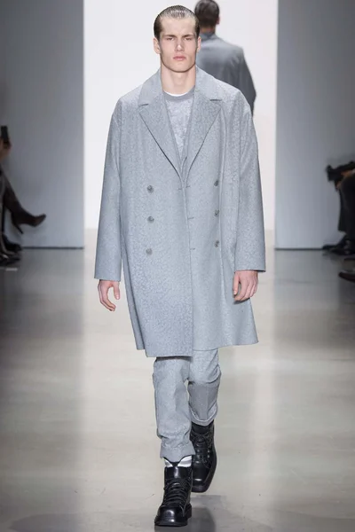 Look 10